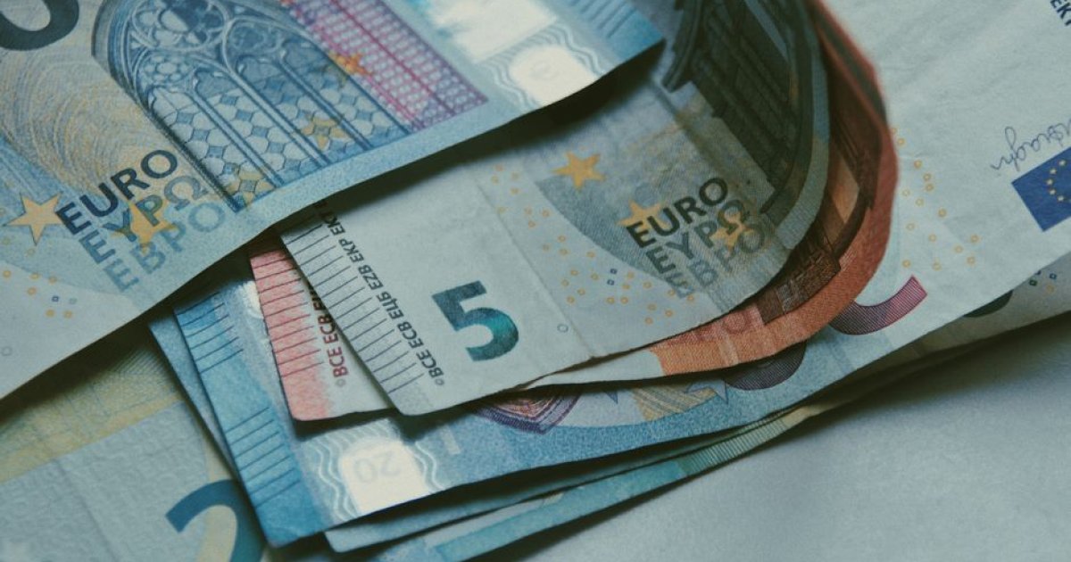 Mid-Year Money Pivot: 5 Digital Income Streams to Launch by July 2026